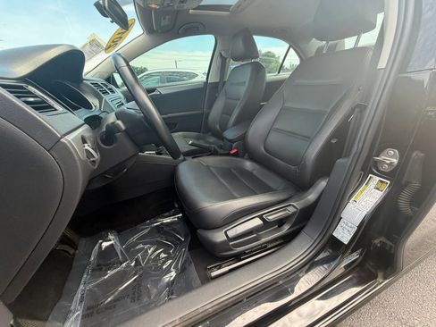 Used 2015 Volkswagen Jetta SE FWD image 12