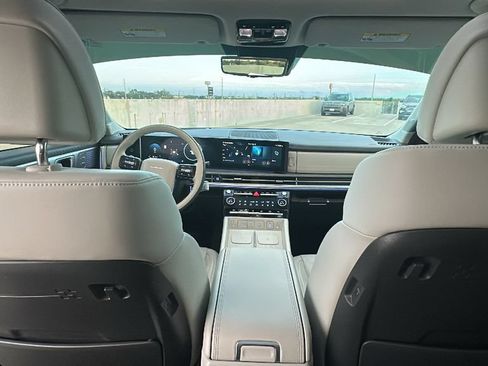 Used 2024 Hyundai Santa Fe Calligraphy FWD image 29
