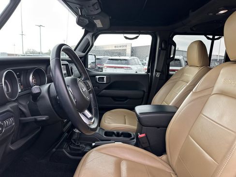 Used 2018 Jeep Wrangler Unlimited Sahara image 9