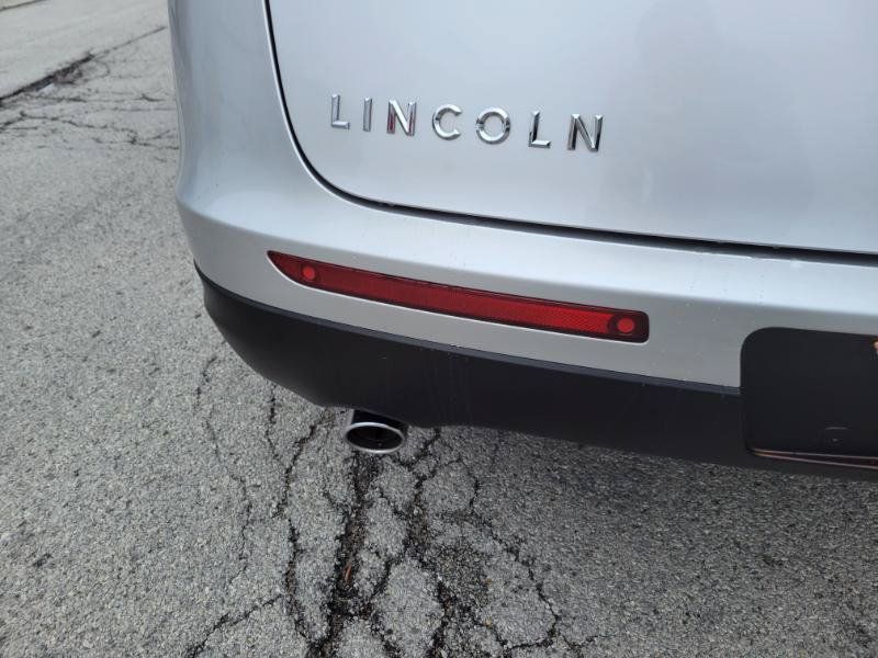 Used 2013 Lincoln MKT AWD image 24