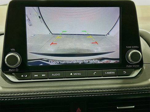 Used 2023 Nissan Rogue SV image 13