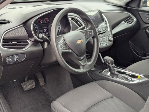 Used 2025 Chevrolet Malibu LT image 11