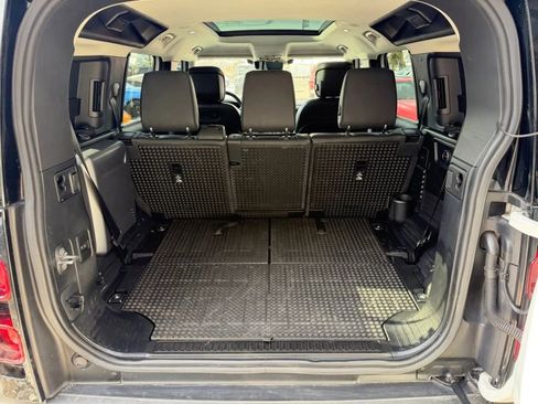 Used 2021 Land Rover Defender 110 X-Dynamic HSE image 37