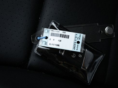 Used 2023 Volkswagen Atlas SE image 36