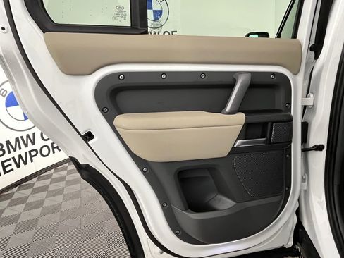 Used 2024 Land Rover Defender 110 X-Dynamic SE AWD/4WD image 22