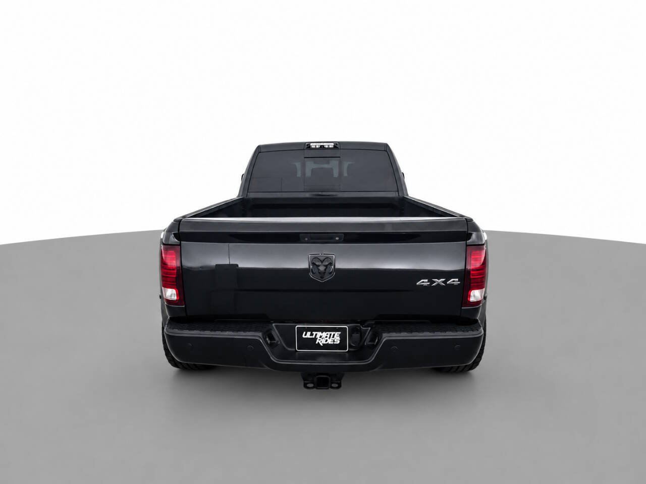 Used 2018 RAM 3500 Laramie w/ Sport Appearance Group AWD/4WD image 6