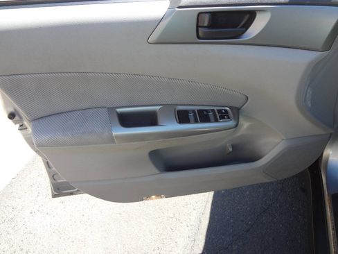 Used 2010 Subaru Forester 2.5X AWD/4WD image 11