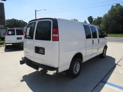 Used 2024 Chevrolet Express 2500 w/ Driver Convenience Package image 14