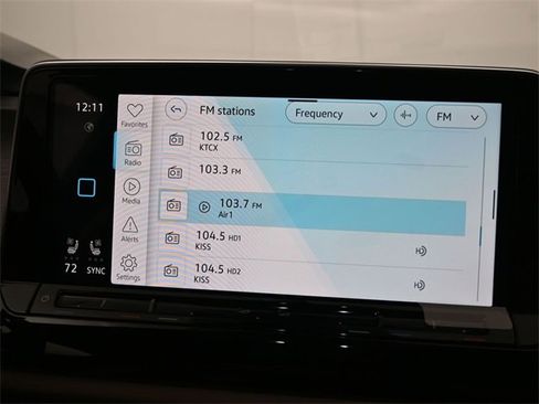 New 2026 Volkswagen Atlas Cross Sport SE image 3