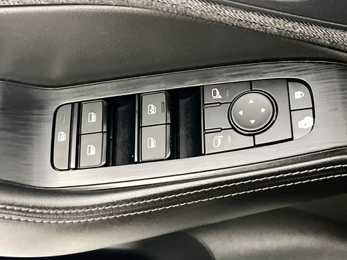 Used 2023 Nissan Rogue SV FWD image 16