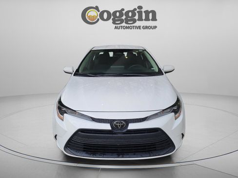 Used 2024 Toyota Corolla LE image 6