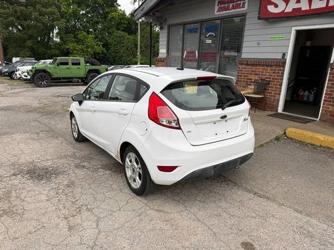 Used 2015 Ford Fiesta SE FWD image 3