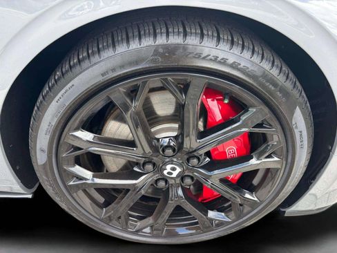 Used 2024 Bentley Continental GT image 29