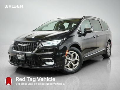 Used 2023 Chrysler Pacifica Limited