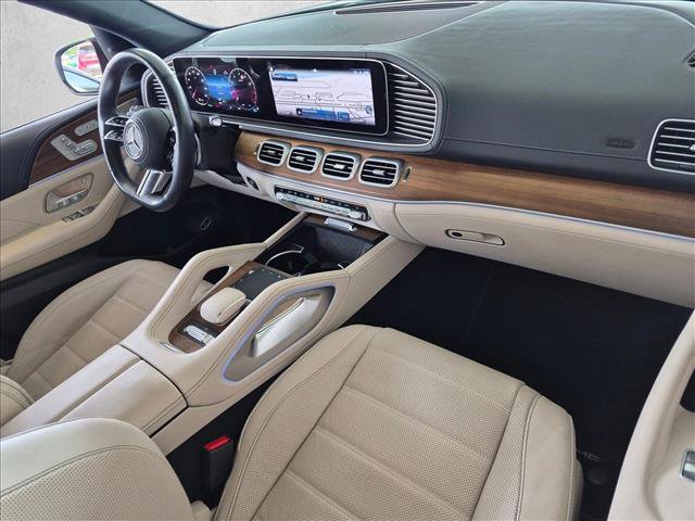 Used 2025 Mercedes-Benz GLS 580 4MATIC image 18