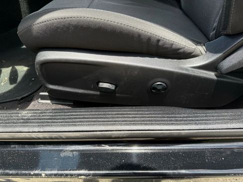 Used 2016 Dodge Challenger SXT image 16