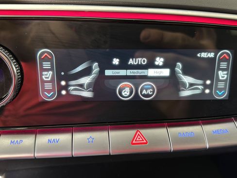Used 2025 Genesis GV70 3.5T Sport AWD/4WD image 15