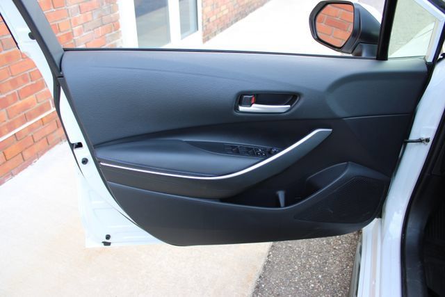 Used 2022 Toyota Corolla SE w/ SE Premium Package FWD image 8