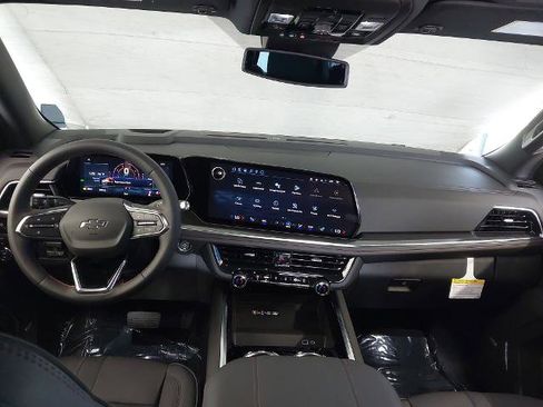 New 2026 Chevrolet Suburban RST AWD/4WD image 5