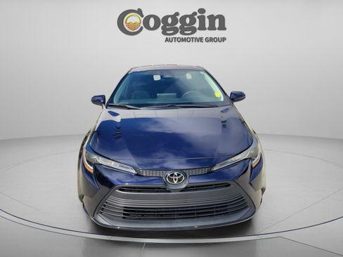 Used 2023 Toyota Corolla LE FWD image 5