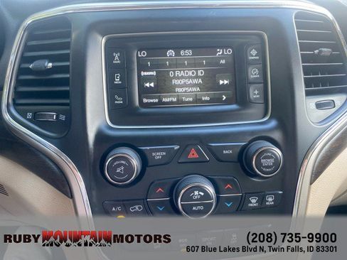 Used 2016 Jeep Grand Cherokee Laredo w/ Quick Order Package 23E AWD/4WD image 19