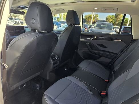 New 2026 Volkswagen Tiguan SE FWD image 8