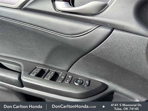 Used 2018 Honda Civic EX-L image 9