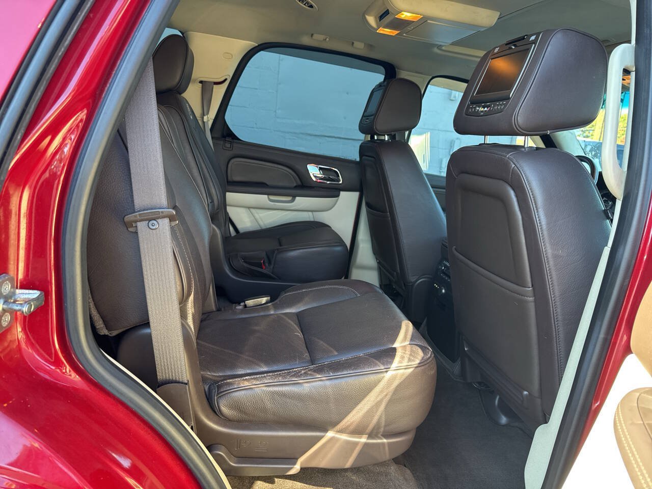 Used 2013 Cadillac Escalade Platinum AWD/4WD image 26