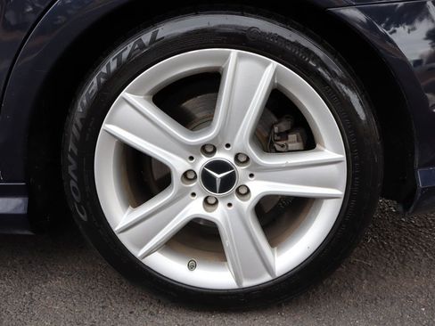 Used 2011 Mercedes-Benz C 300 4MATIC Sedan image 42