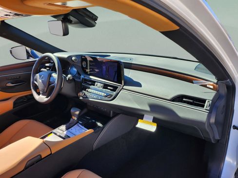 New 2025 Lexus ES 350 w/ Premium Package image 25