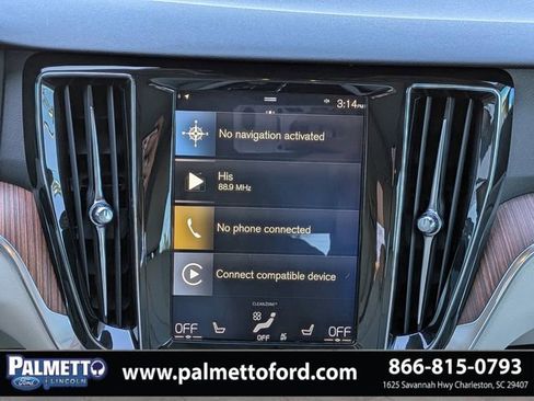 Used 2020 Volvo S60 T5 Momentum w/ Protection Package image 16