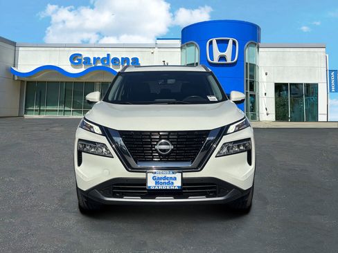 Used 2023 Nissan Rogue SL w/ SL Premium Package FWD image 2