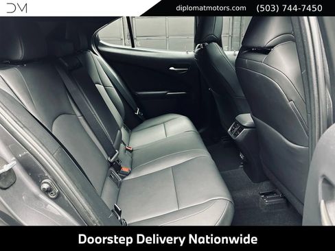 Used 2024 Lexus UX 250h F Sport AWD/4WD image 21