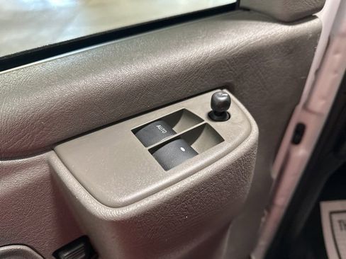 Used 2024 Chevrolet Express 2500 w/ Driver Convenience Package image 9