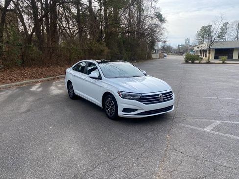 Used 2019 Volkswagen Jetta SE image 4