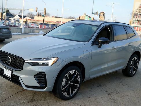 New 2026 Volvo XC60 T8 Plus w/ Protection Package Premier image 6