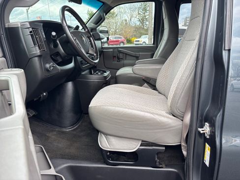 Used 2017 Chevrolet Express 2500 LS image 10