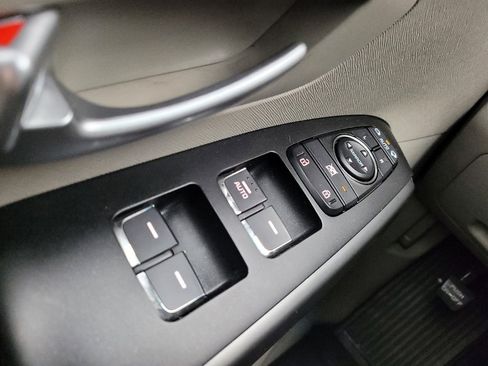 Used 2016 Kia Sedona LX w/ LX Essentials Premium Package FWD image 27