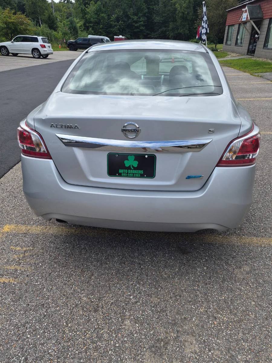 Used 2013 Nissan Altima 2.5 S FWD image 4