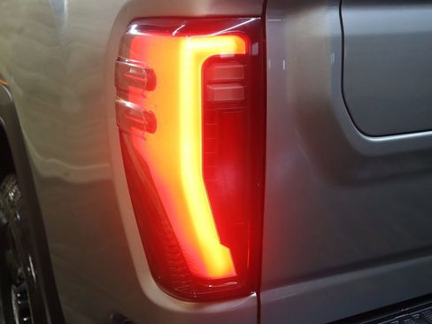 Used 2025 GMC Sierra 2500 AT4 image 30