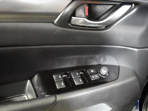 Used 2025 MAZDA CX-5 AWD 2.5 S w/ Preferred Package image 8