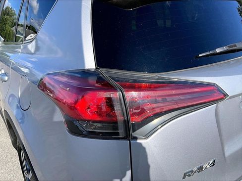 Used 2017 Toyota RAV4 LE w/ Carpet Mat Package AWD/4WD image 34