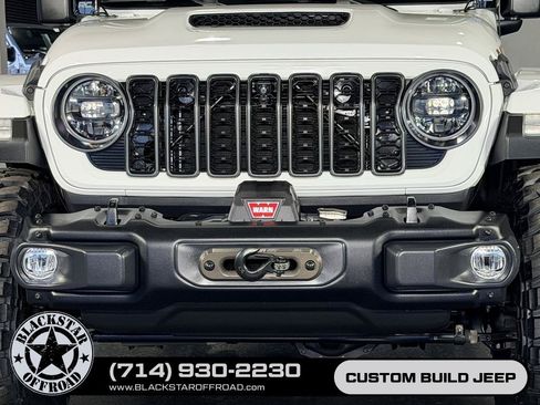 Used 2023 Jeep Gladiator Mojave w/ LED Lighting Group AWD/4WD image 4