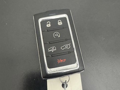 Used 2022 Jeep Grand Wagoneer Series III image 85