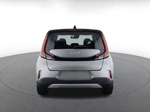 Used 2025 Kia Soul LX w/ LX Technology Package FWD image 8