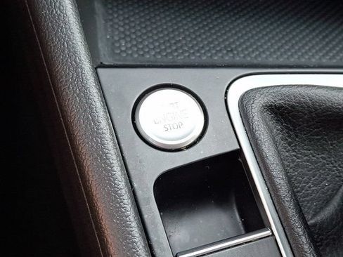 Used 2023 Volkswagen Jetta SE w/ Black Wheel Package FWD image 27