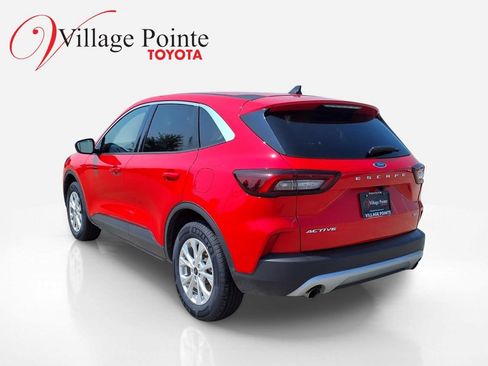 Used 2024 Ford Escape Active AWD/4WD image 3