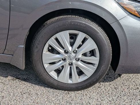 Used 2025 Nissan Sentra S FWD image 11