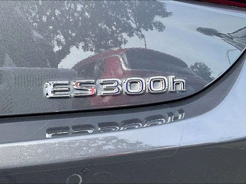 Used 2022 Lexus ES 300h w/ Accessory Package 2 image 29