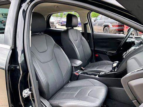 Used 2015 Ford Focus Titanium FWD image 9